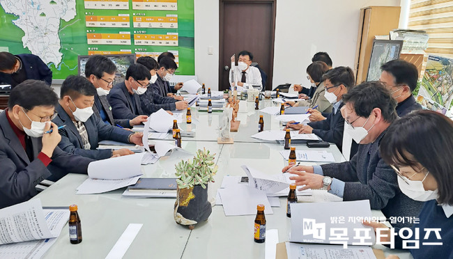 함평군, 청정전남 으뜸마을 만들기 군 추진단 회의 모습.